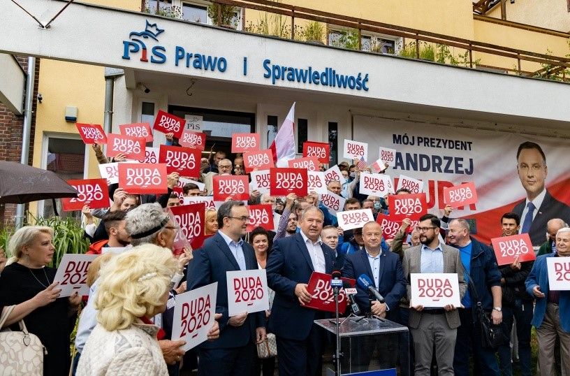 Wyborcy zadecydują czy chcą Polski patriotycznej czy kosmopolitycznej